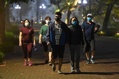 Có nên đi bộ sau bữa tối ??