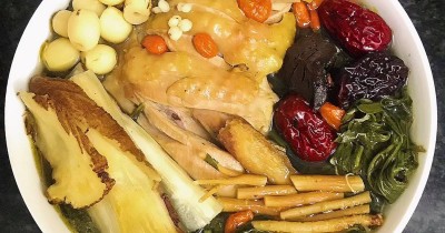 Gà hầm thuốc bắc - bồ dưỡng tại nhà